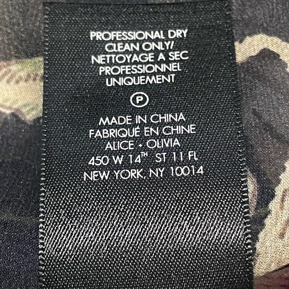Alice + Olivia Julius Floral Silk Top - Picture 11 of 12